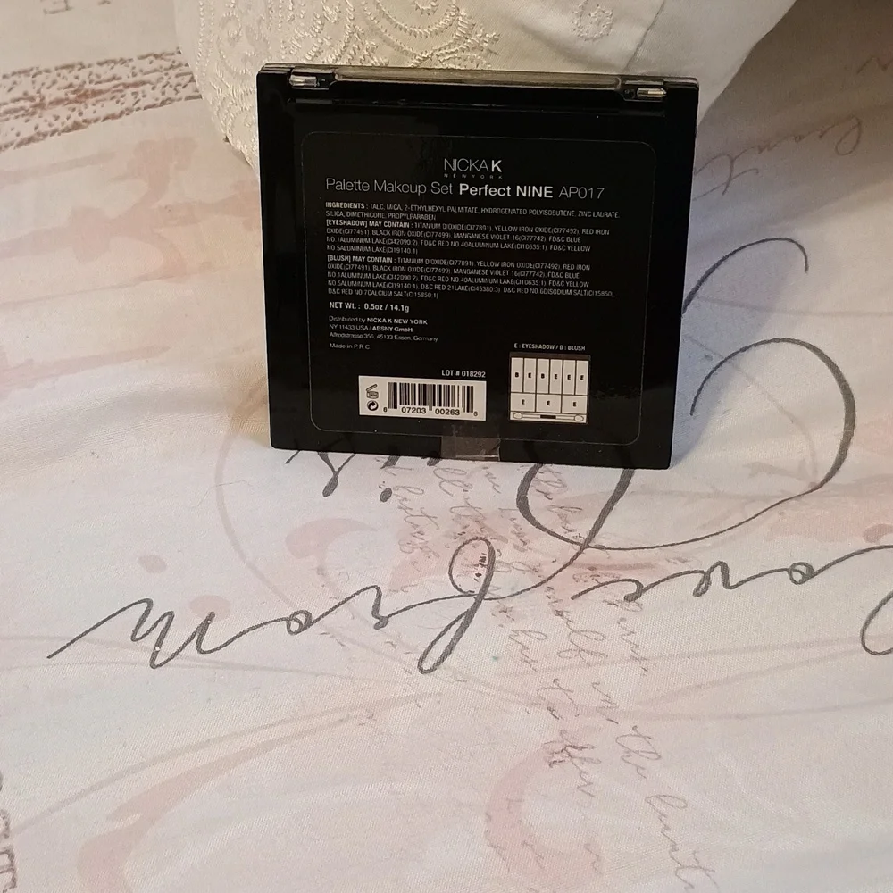 Eye Shadow - Picture 3 of 4